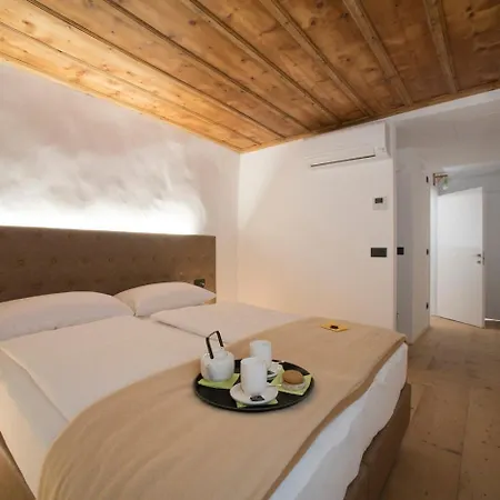 Sir Thomas Bed ホームステイ