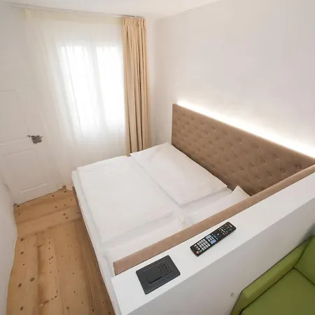 Sir Thomas Bed ホームステイ *