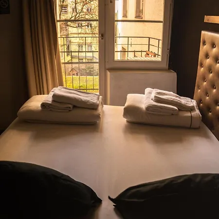 Sir Thomas Bed Bozen