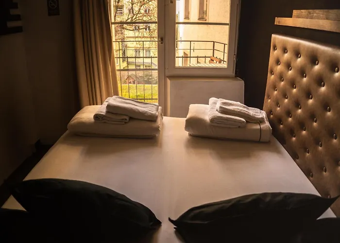 Sir Thomas Bed Bozen